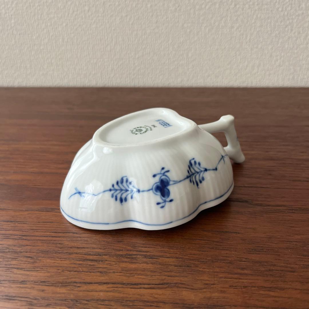 ロイヤルコペンハーゲン ブルーフルーテッドジャパニーズリーフディッシュ