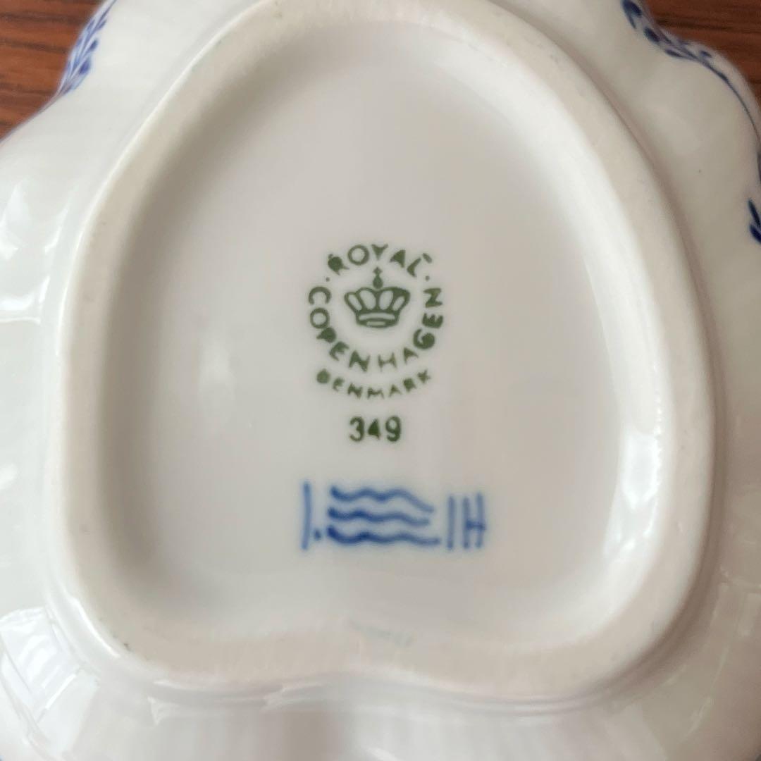 ロイヤルコペンハーゲン ブルーフルーテッドジャパニーズリーフディッシュ
