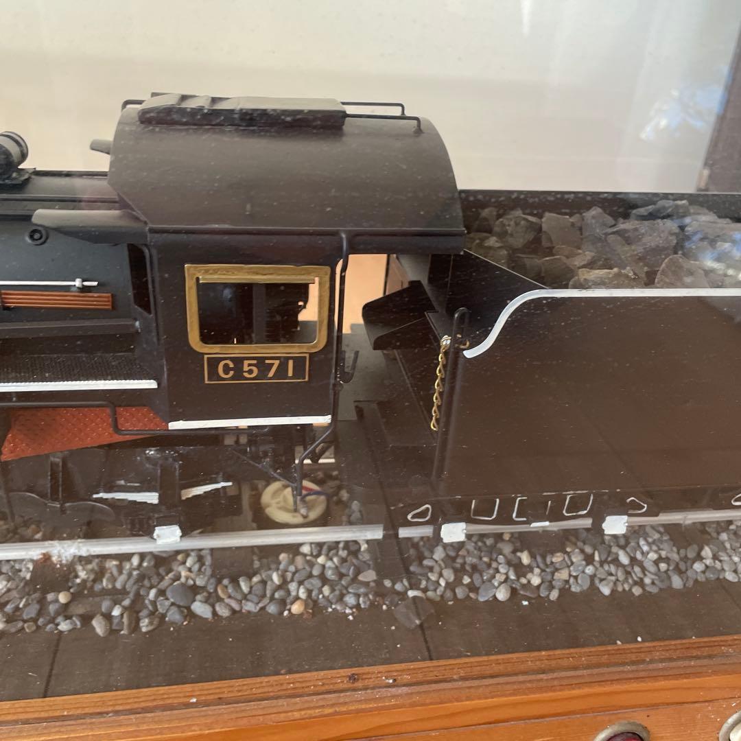 日本の蒸気機関車模型 ガラスケース付き C571 - メルカリ