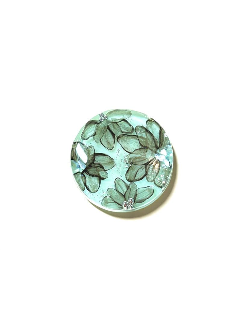 NO.2178孤高の花 手書き レジンヘアゴム ブローチ ポニーフック - メルカリ