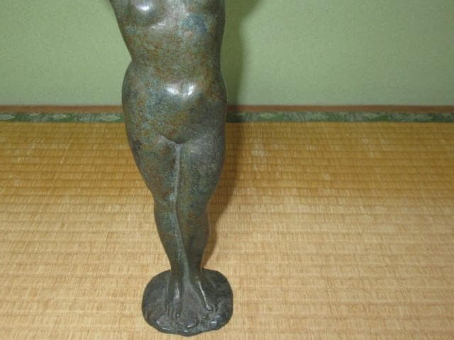 本物 美品 1970年代◆ブロンズ像 彫刻家 五十嵐芳三『王冠を掲げる裸婦』