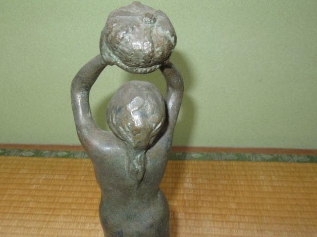 本物 美品 1970年代◆ブロンズ像 彫刻家 五十嵐芳三『王冠を掲げる裸婦』