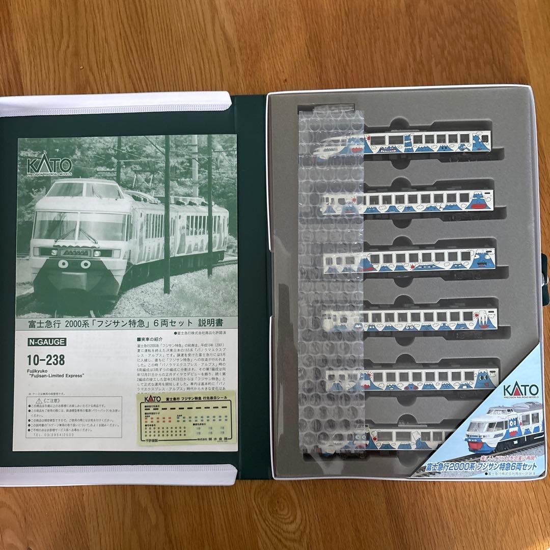 新同】KATO 10-238 富士急行2000系「フジサン特急」6両セット② - メルカリ