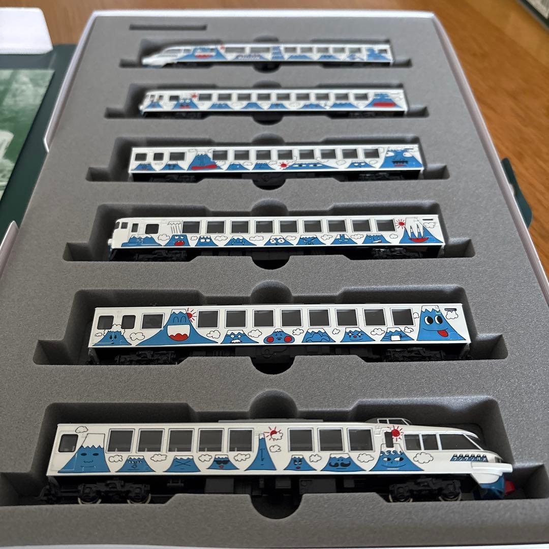 新同】KATO 10-238 富士急行2000系「フジサン特急」6両セット② - メルカリ