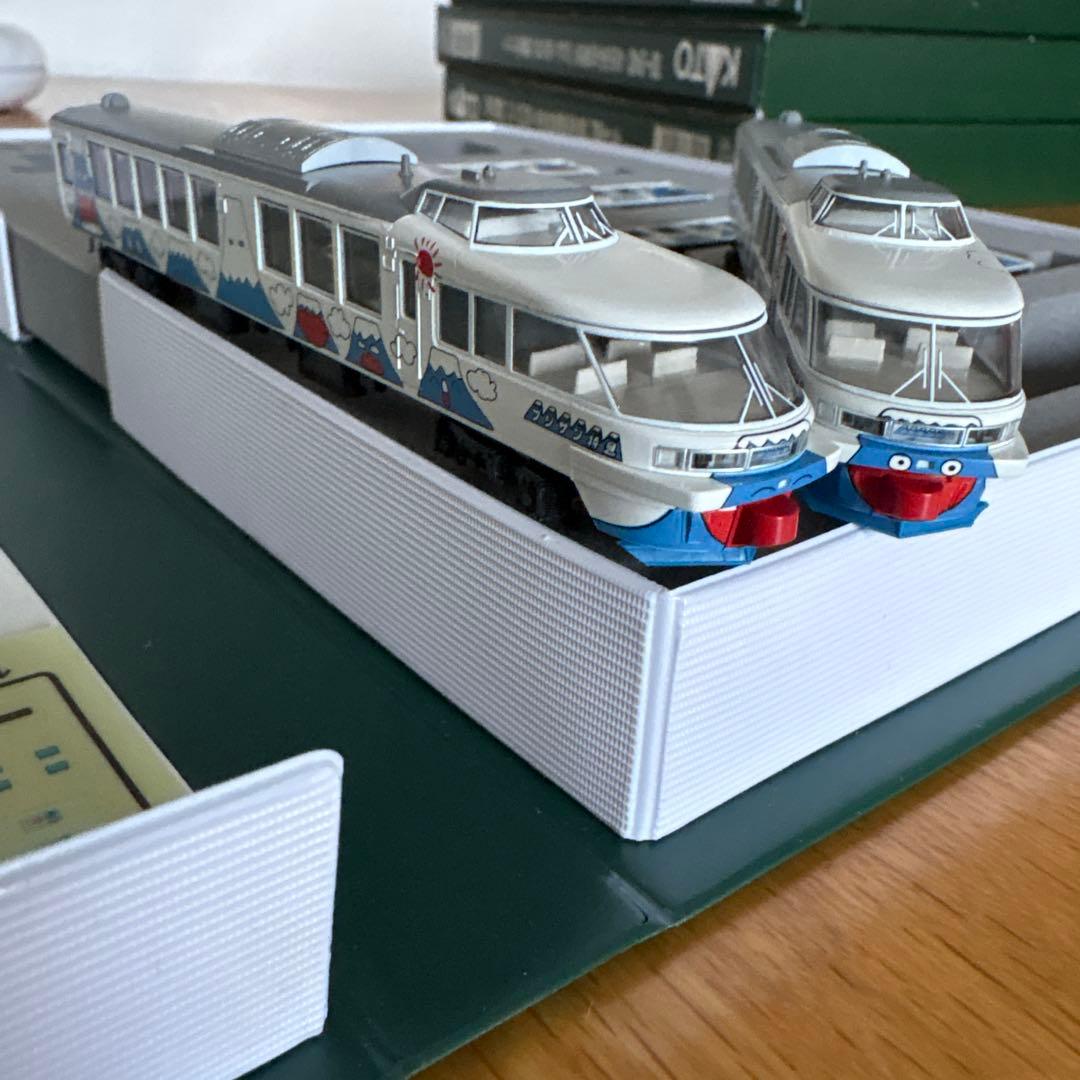 新同】KATO 10-238 富士急行2000系「フジサン特急」6両セット② - メルカリ