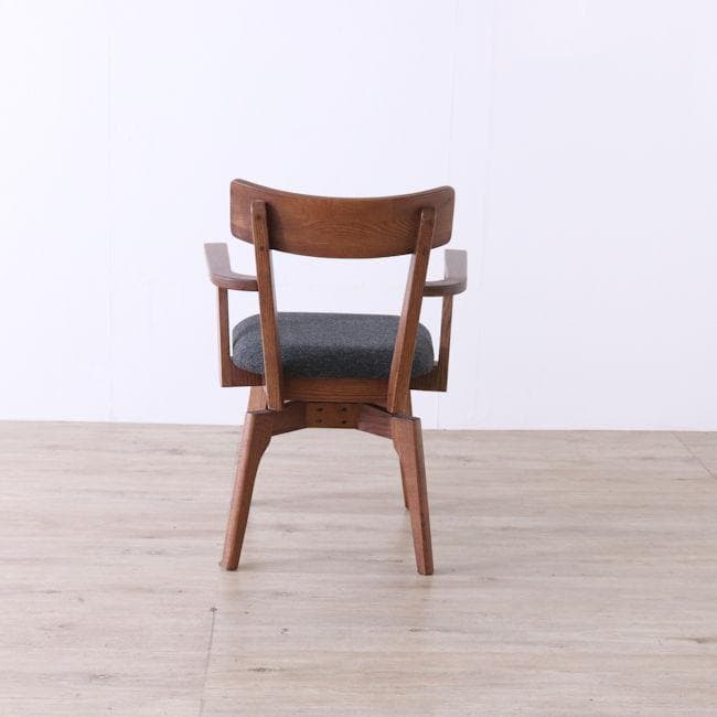 北欧風レッドオーク無垢材ダイニングチェア肘付 回転椅子 木製チェア