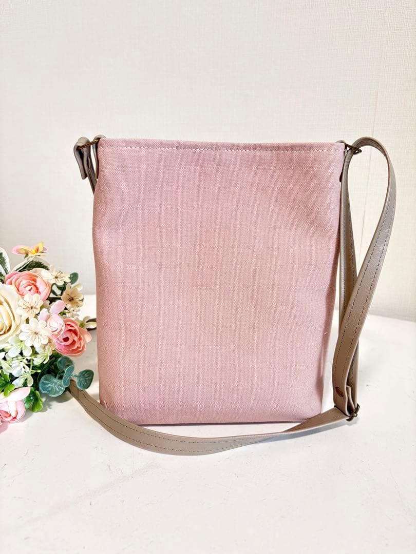 サコッシュ　くすみピンク系