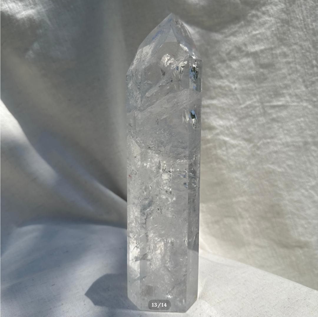 虹入り【ロッククリスタル】水晶 タワー ポイント ブラジル産