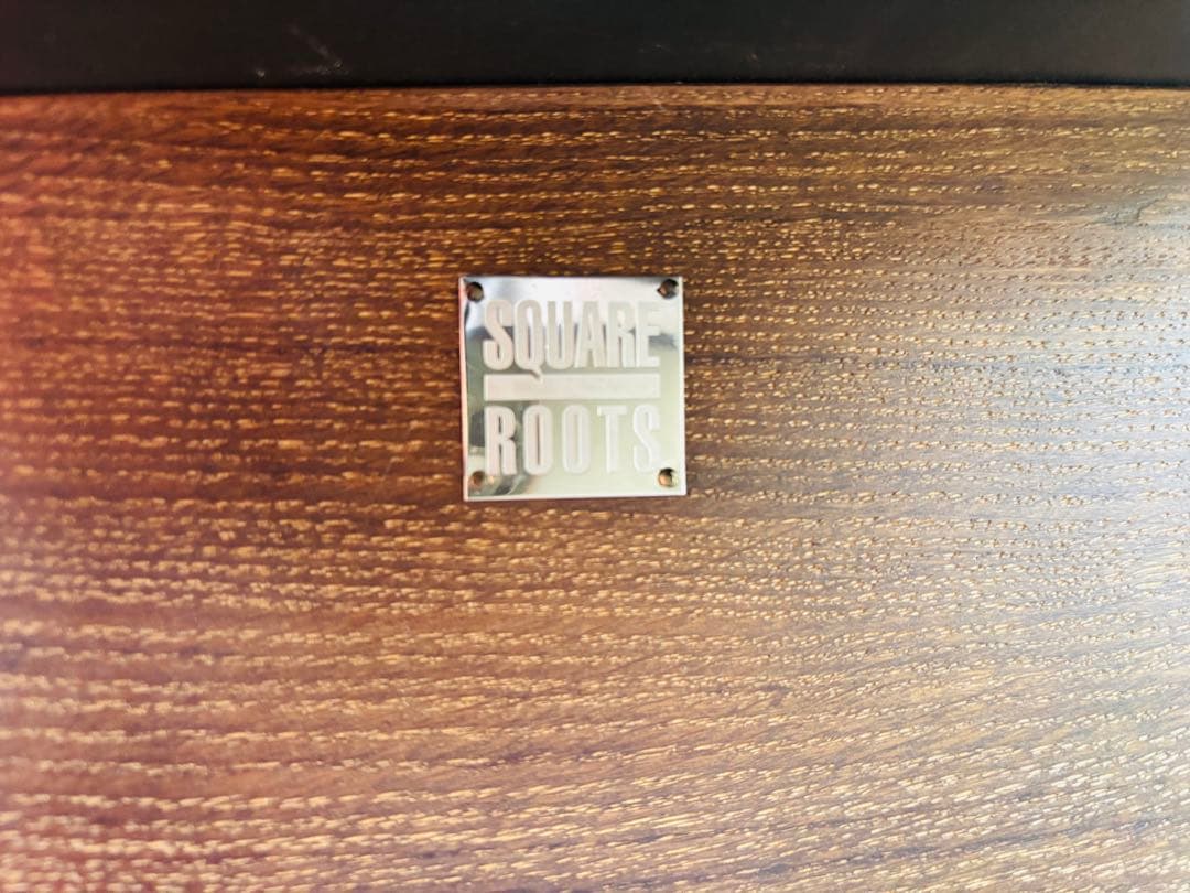 J34★スクエアルーツ★定価30万 美品 飾り棚 本棚 スチール製棚板