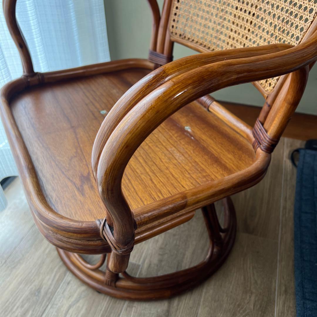 送料無料　ラタン回転式チェア 籐 クッション付 インドネシア産 アンティーク