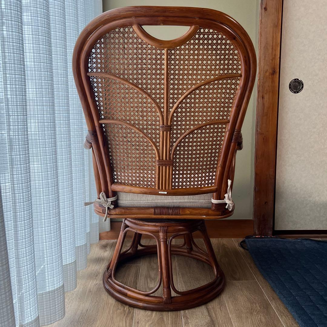 送料無料　ラタン回転式チェア 籐 クッション付 インドネシア産 アンティーク