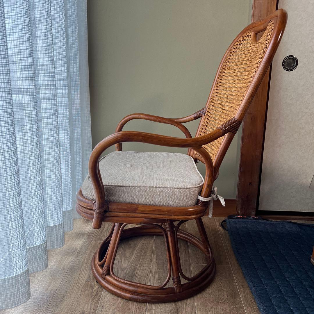 送料無料　ラタン回転式チェア 籐 クッション付 インドネシア産 アンティーク