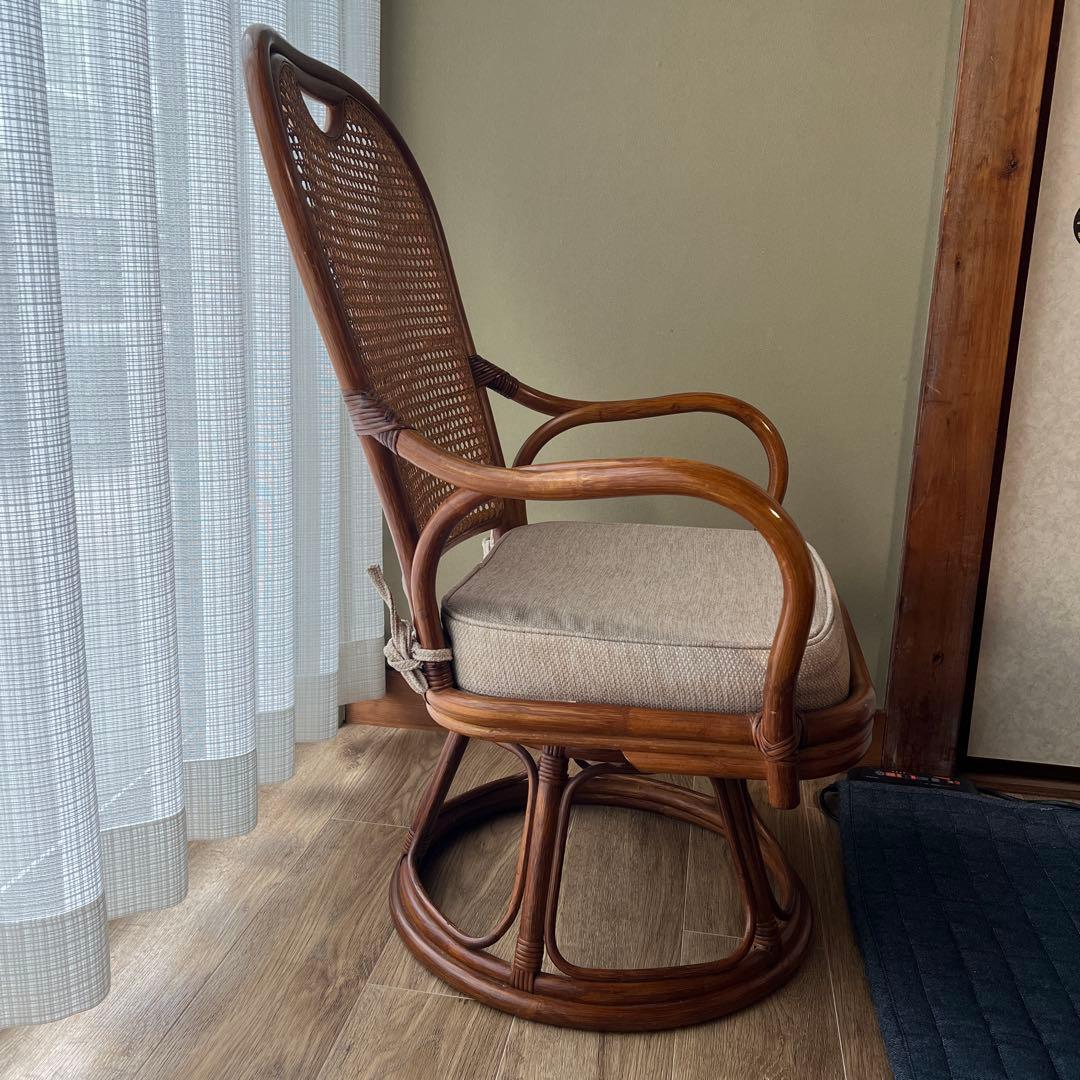 送料無料　ラタン回転式チェア 籐 クッション付 インドネシア産 アンティーク