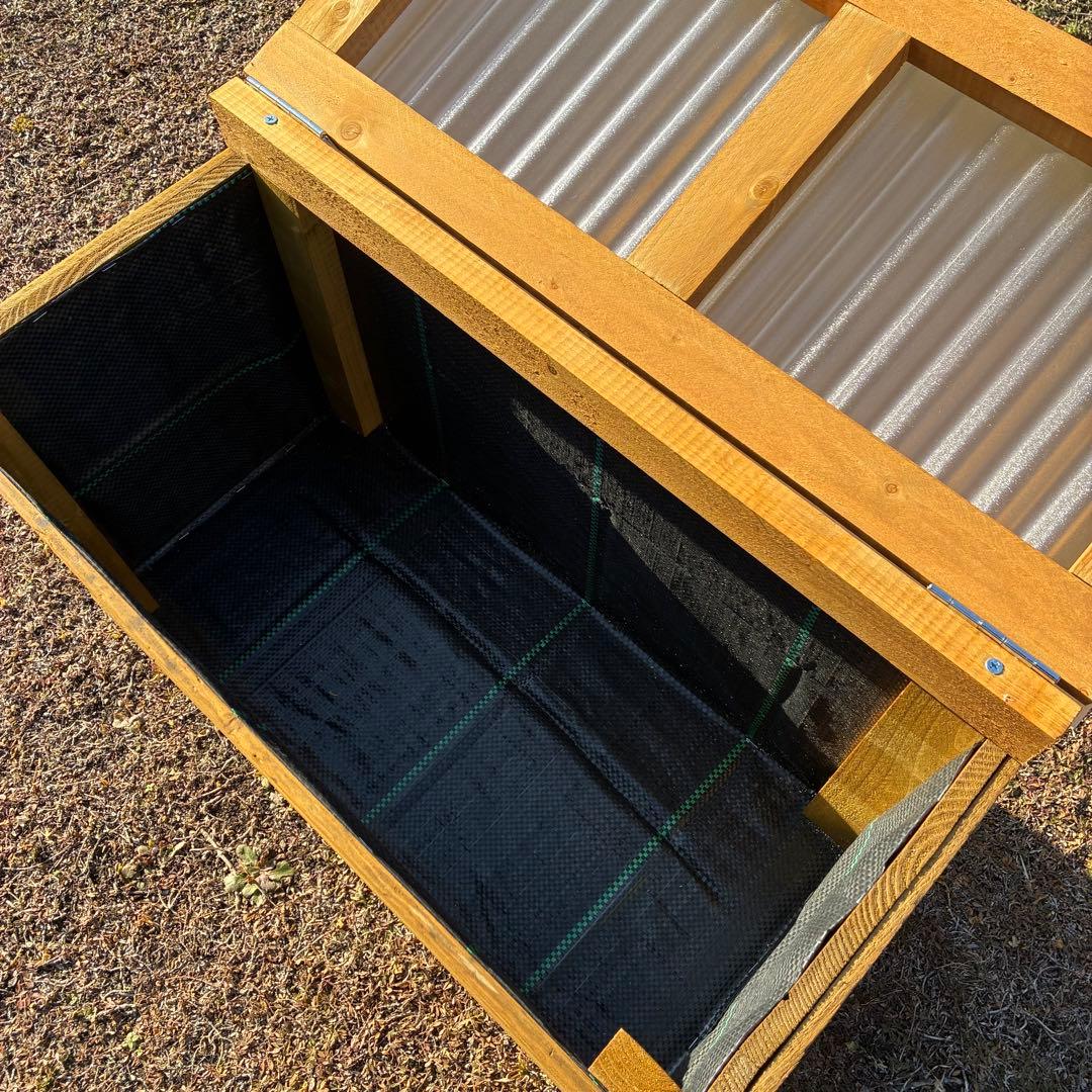 りんご箱で作ったキエーロ型コンポスト