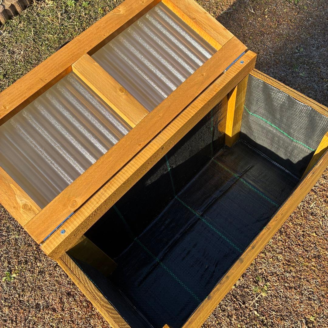 りんご箱で作ったキエーロ型コンポスト