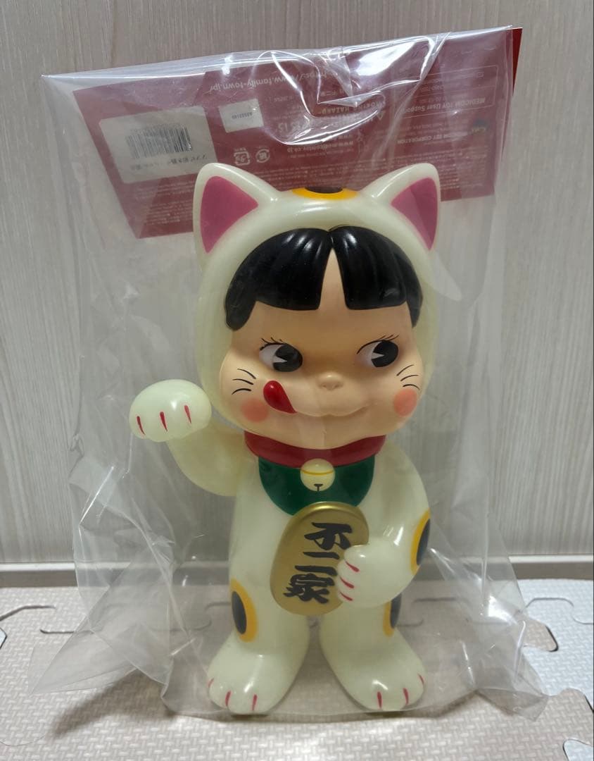 招き猫ペコちゃん (蓄光)