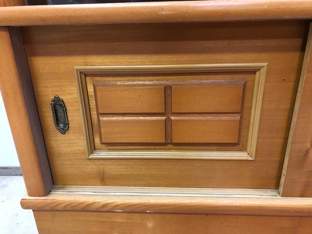 送料無料　【昭和レトロ】食器棚 ヴィンテージ リビングボード 木製　1010-2