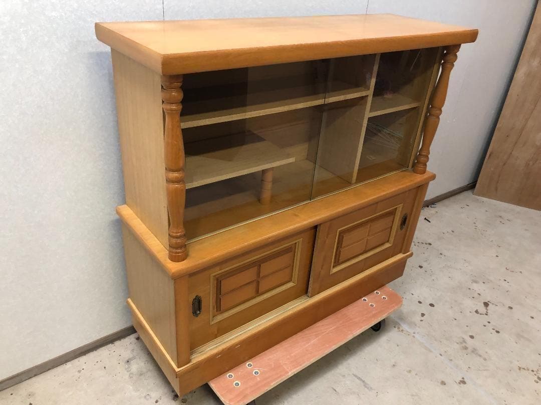 送料無料　【昭和レトロ】食器棚 ヴィンテージ リビングボード 木製　1010-2