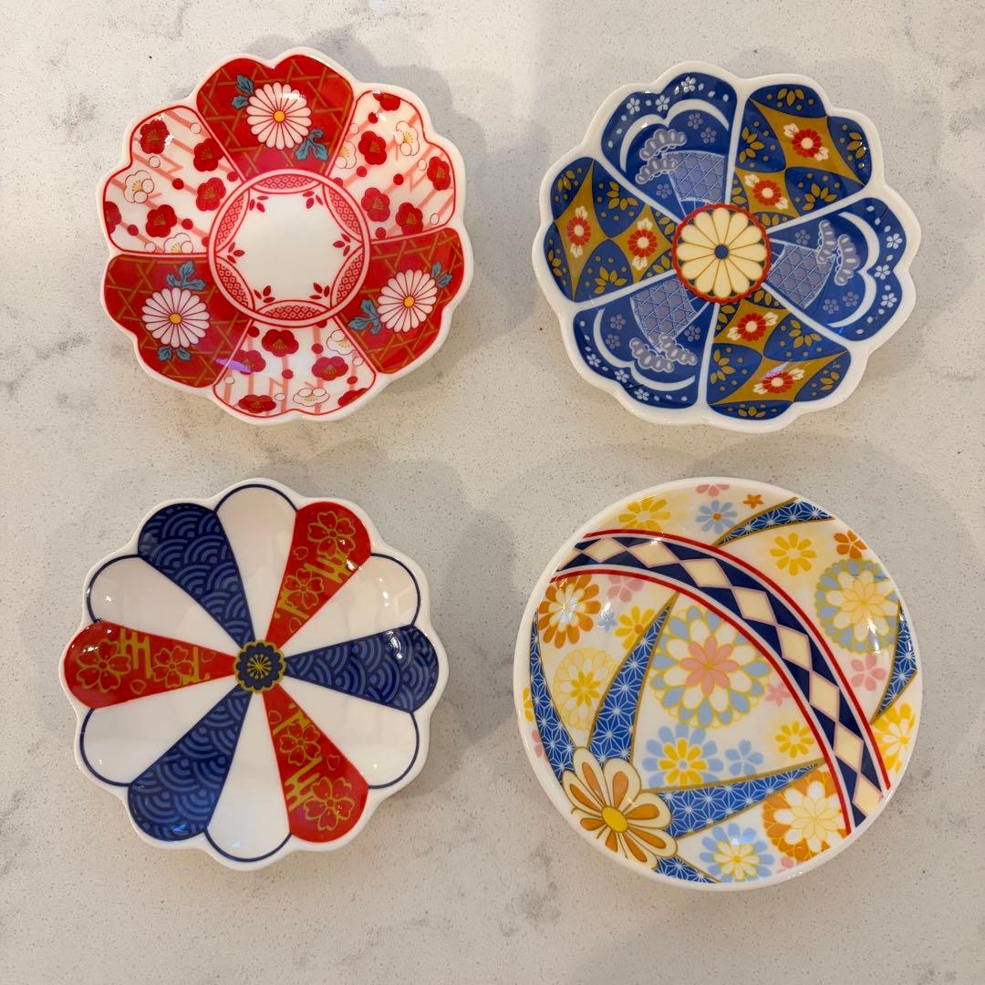 【新品】豆皿　小皿　晴れの日　花柄陶磁器皿4枚セット