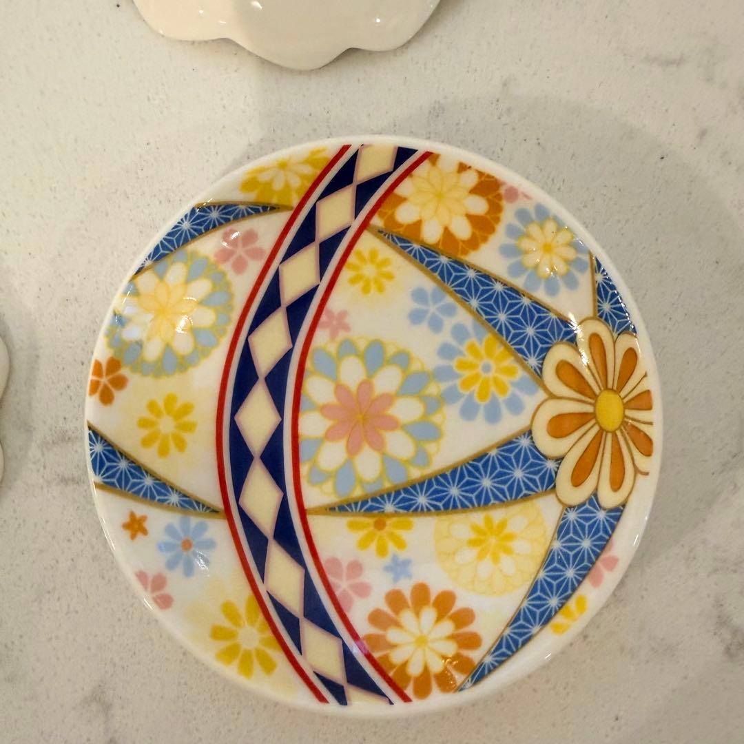 【新品】豆皿　小皿　晴れの日　花柄陶磁器皿4枚セット