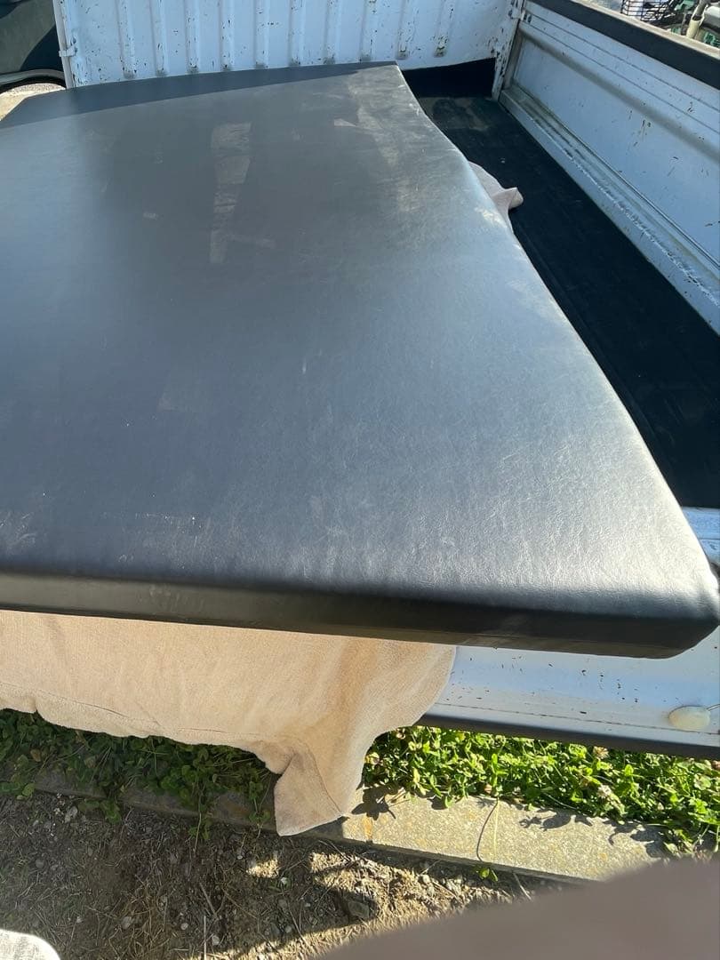 送料込みの為、金額変更！サバイDX セミダブル　厚さ10cm 中古　片面すり傷