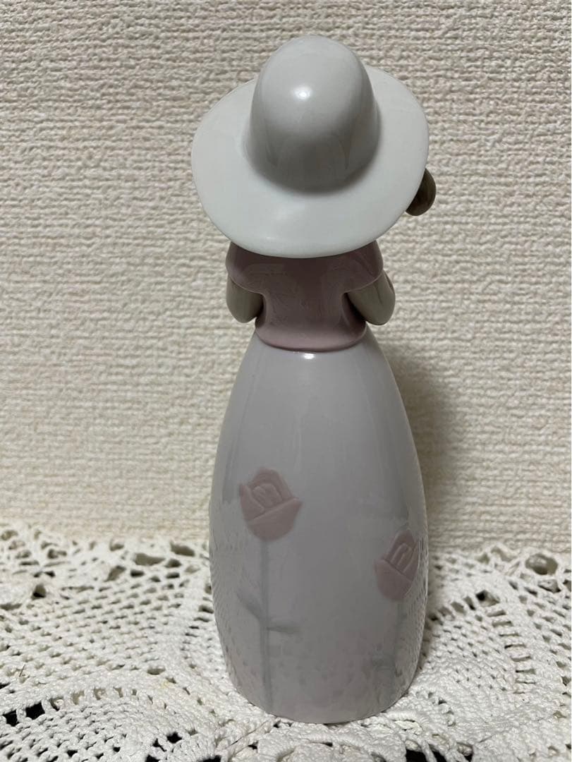 《超美品》リヤドロ　人形『リトルローズ』8042 リヤドロ社純正ボックス付き