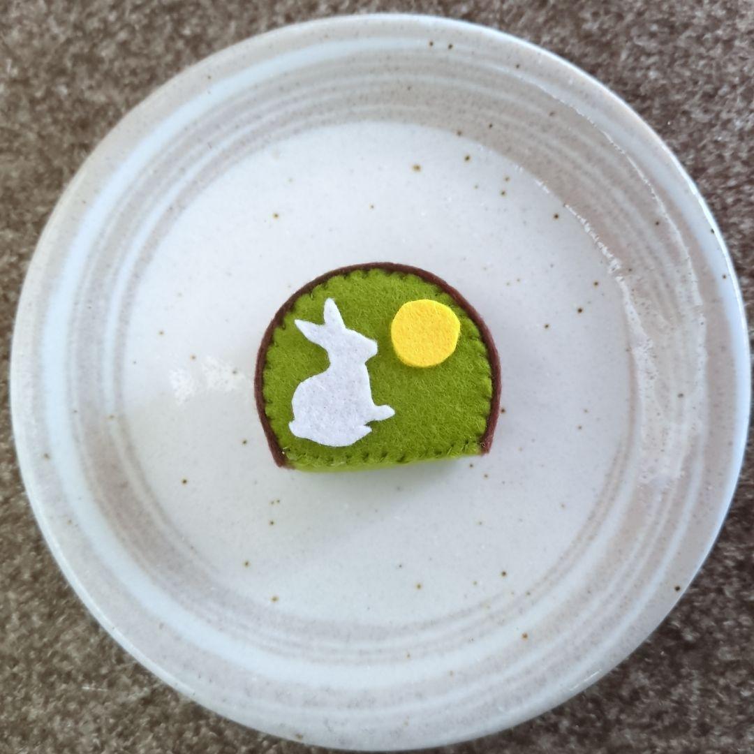 ヤトッチ　　お月見うさぎのミニロールカステラ