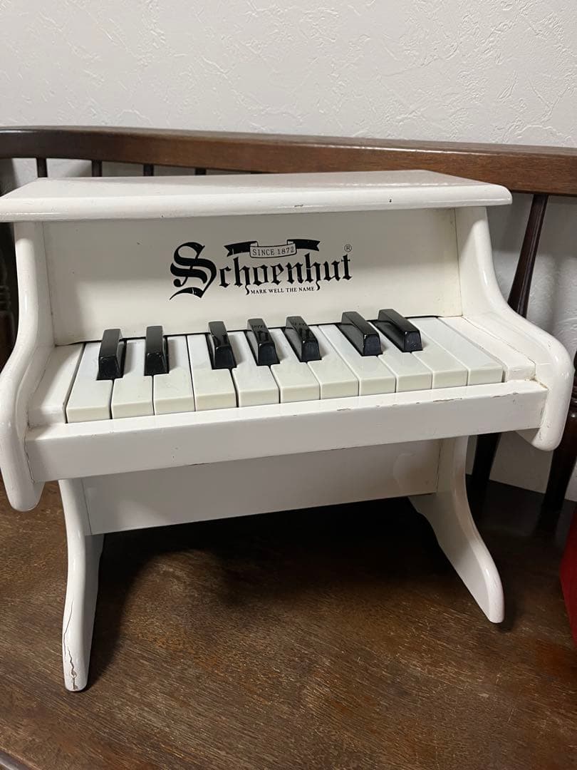 アンティークピアノ