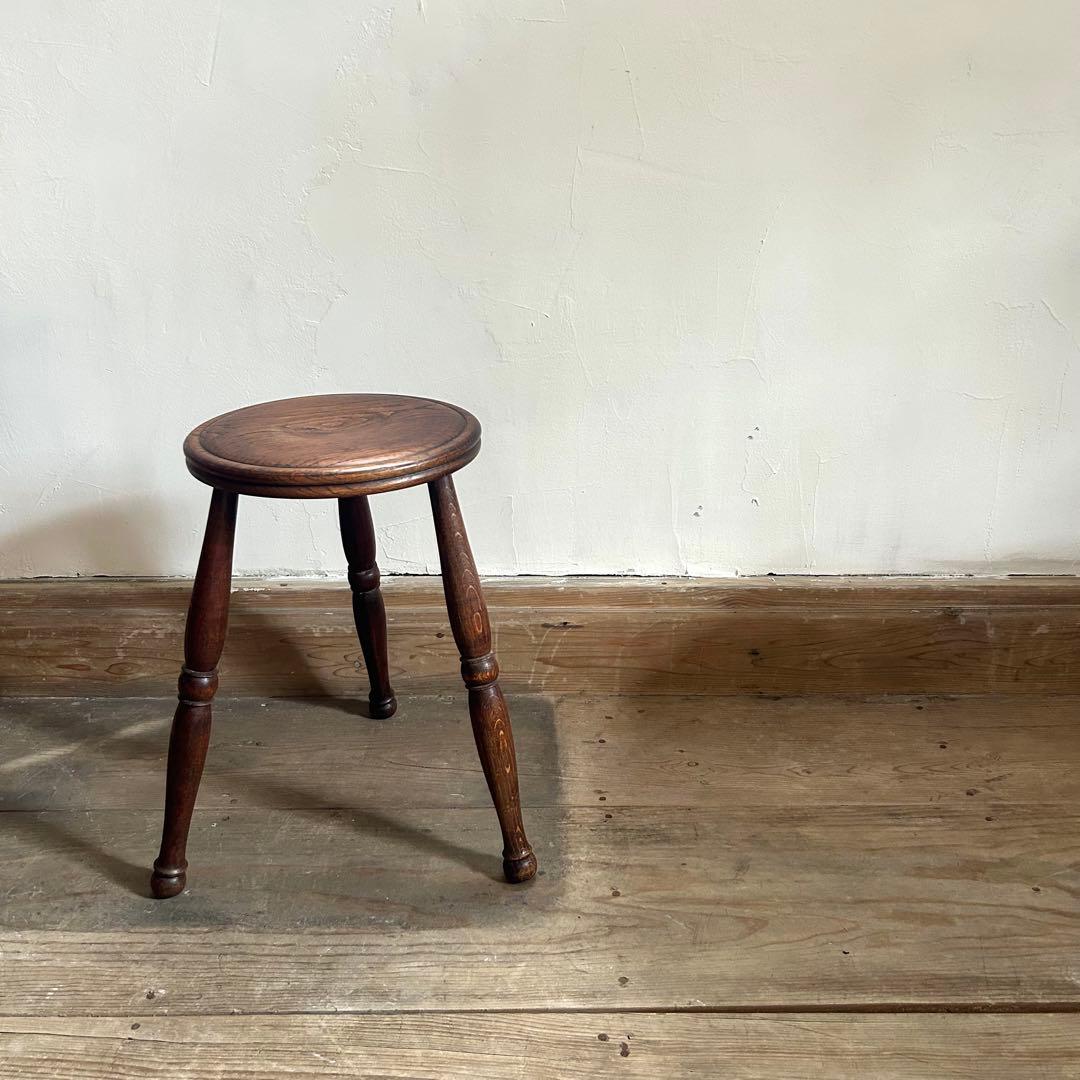 フランスアンティーク 木製 三本脚 スツール ダークブラウン　②
