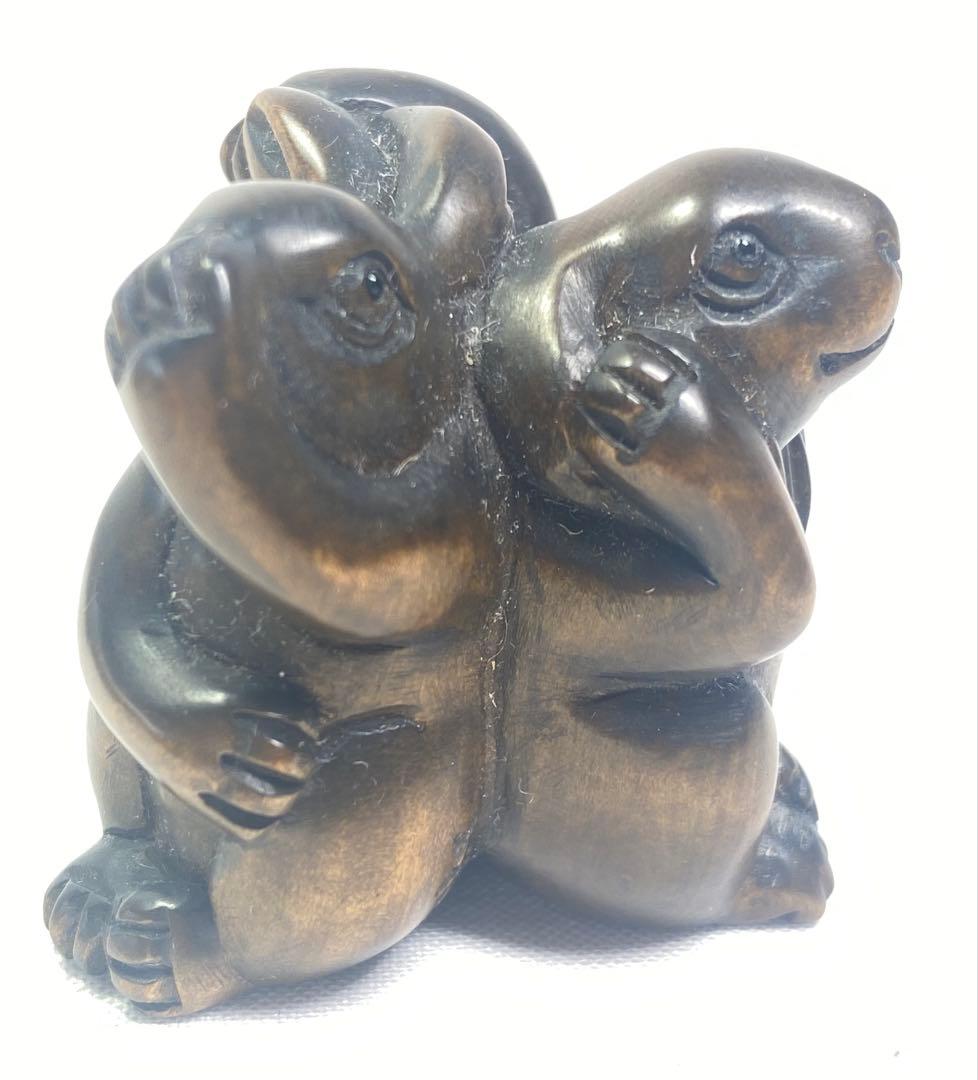 根付柘植　三うさぎ(見、言、聞いてうさぎ）の彫刻　黄楊繊細彫刻置木製