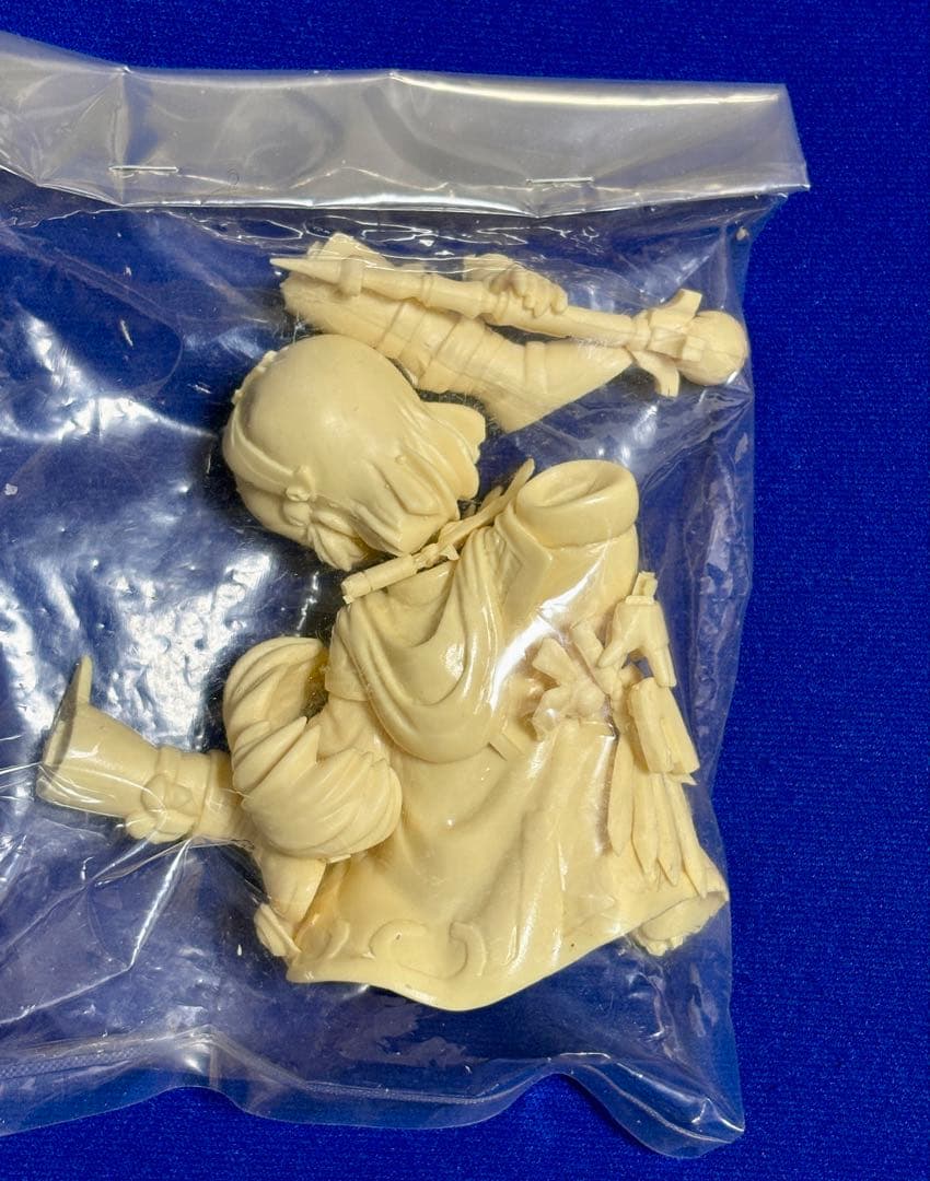 ★新品　甲竜伝説 ヴィルガスト　魔法師レミ　ガレージキット1/15 B-CLUB