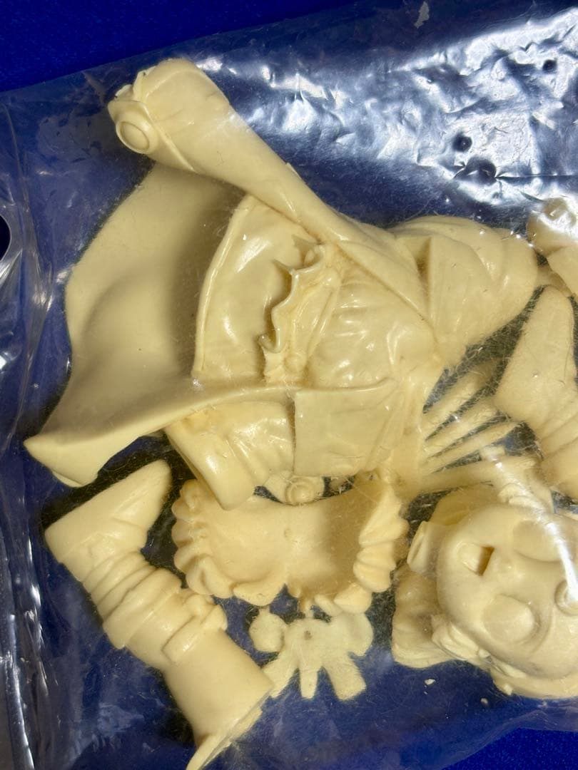 ★新品　甲竜伝説 ヴィルガスト　魔法師レミ　ガレージキット1/15 B-CLUB