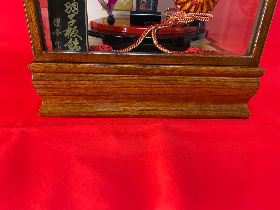 羽子板　立体振袖　ガラスケース１５号・サイズ間口約３２×奥行約２８×高さ約６３㎝