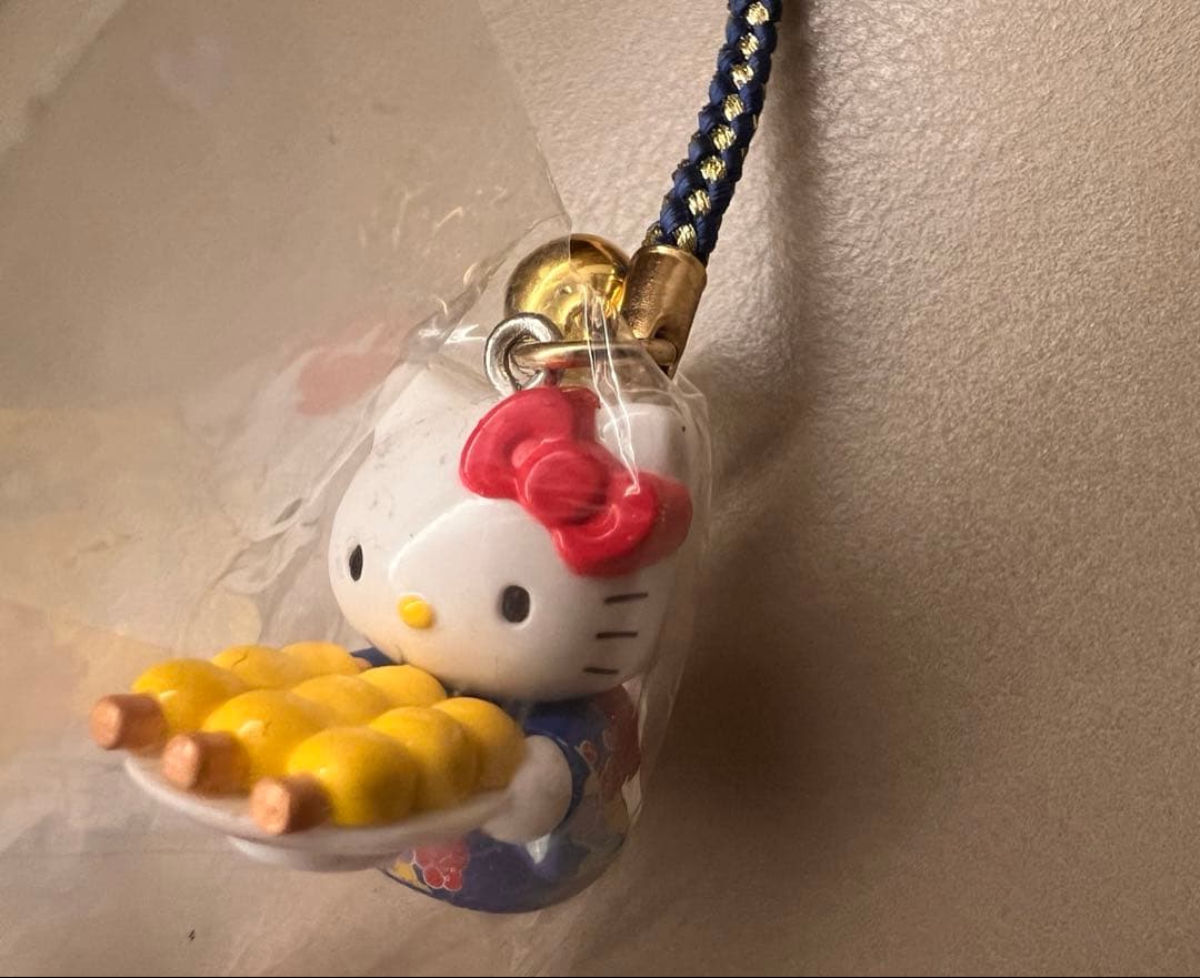 週末限定お値下げ【ご当地キティ】岡山限定　きびだんご　根付け　ストラップ