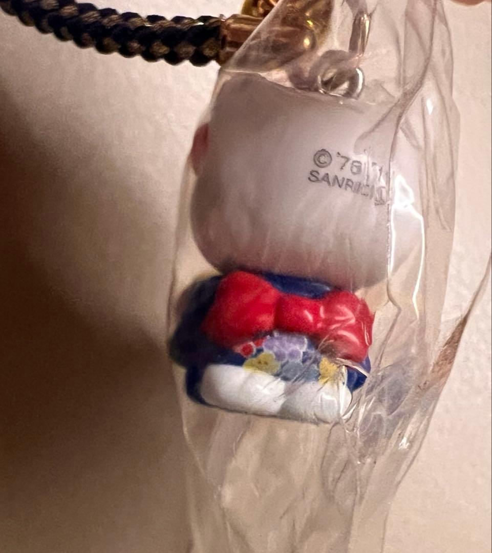 週末限定お値下げ【ご当地キティ】岡山限定　きびだんご　根付け　ストラップ