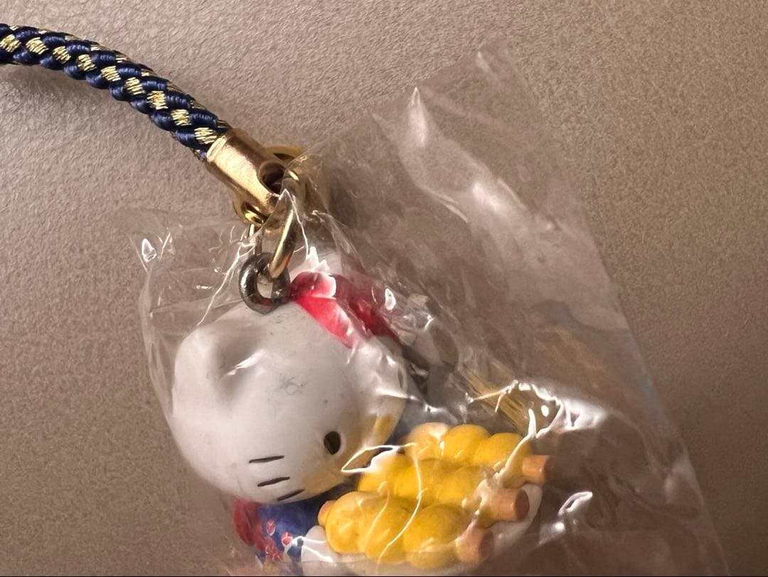 週末限定お値下げ【ご当地キティ】岡山限定　きびだんご　根付け　ストラップ