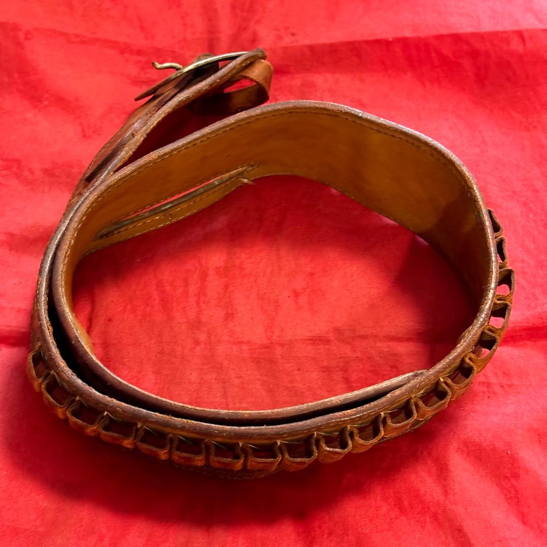 整備済 ウェスタンガンベルト 彫刻付き ホルスターなし