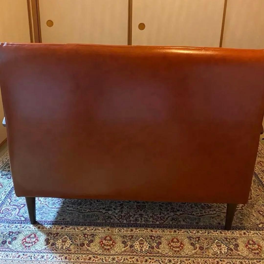 ビーカンパニー クールベ オレンジ 合成皮革 2人掛けソファ ミッドセンチュリー