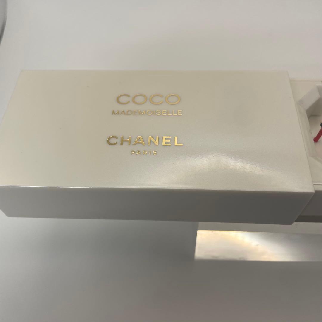新品未使用品 ♡CHANEL✨ ノベルティ ココマドモアゼル オルゴール 不動