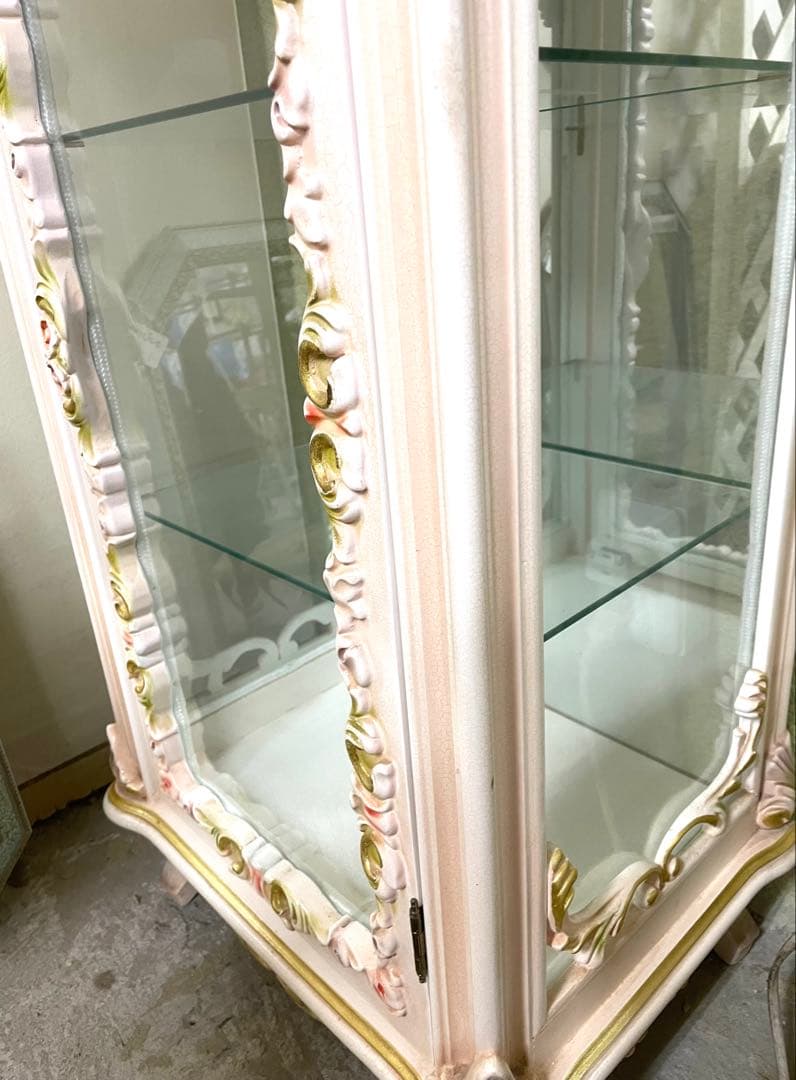 ロココ調ピンクのフラワーモチーフキャビネット 美品