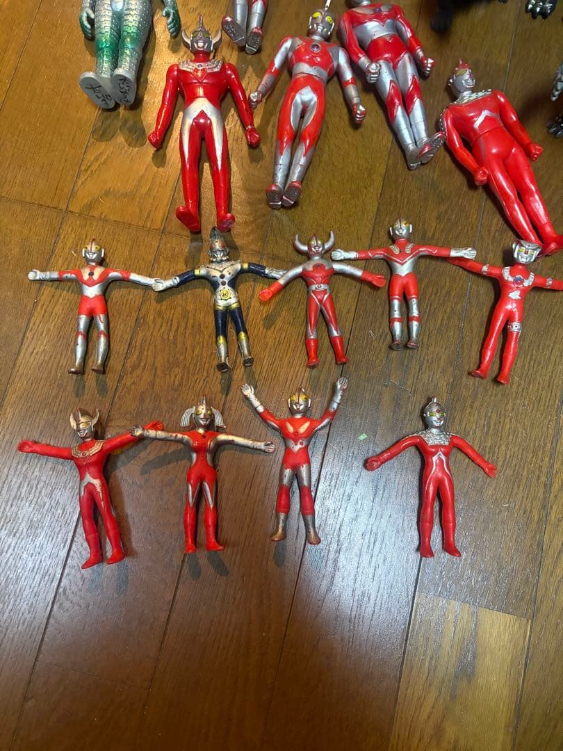 ウルトラマンフィギュア16体セット1970〜1980年代物