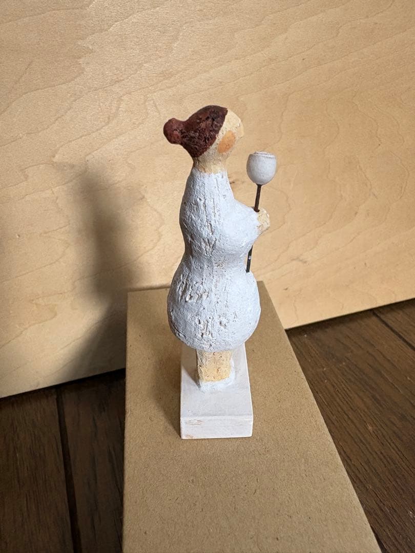 にしおゆき おるがん社 陶製人形 花をおくる 白い花