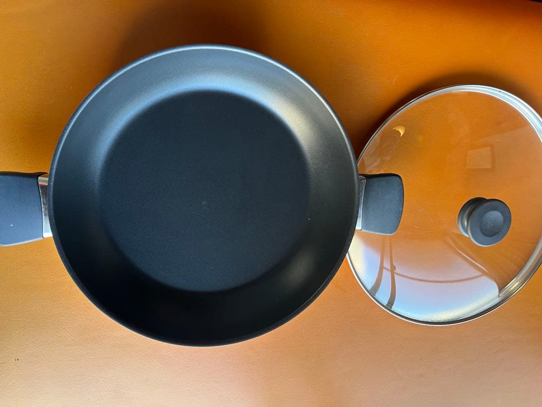 パエリアのおこげも羽付餃子もくっ付かない！アムウェイノンスティックグリルパン