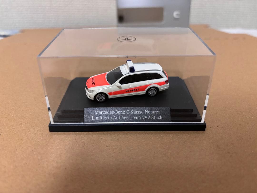 Mercedes-Benz C-Klasse Notarzt 限定999台