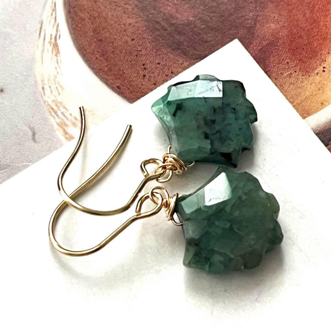 ちか☺︎ 1点作品☆ レインボームーンストーンピアス