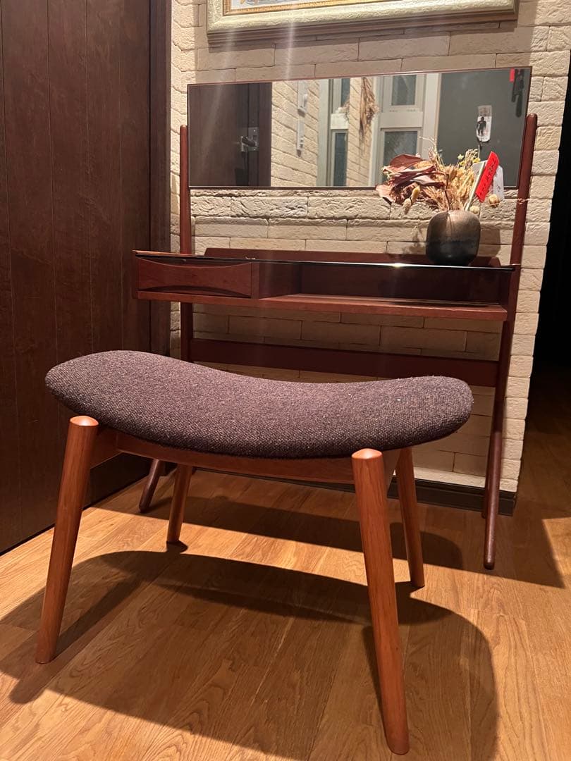 北欧ヴィンテージドレッサー