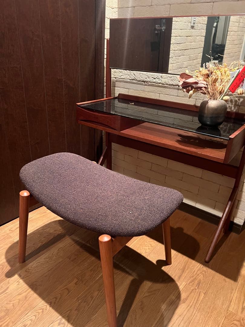 北欧ヴィンテージドレッサー