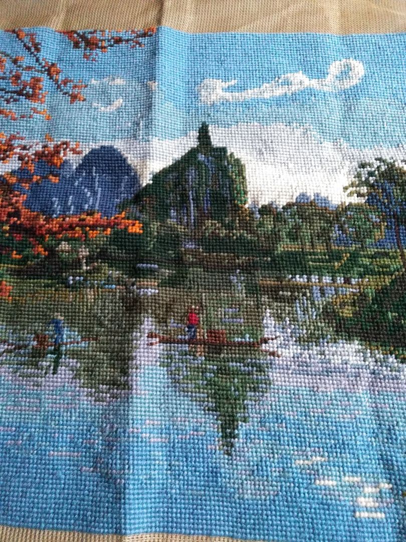 一面びっしりプチポワン刺繍　風景画