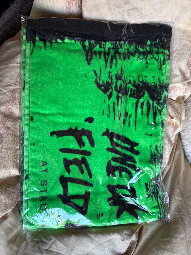 ONE OK ROCK LIVE Tシャツ、マフラータオル