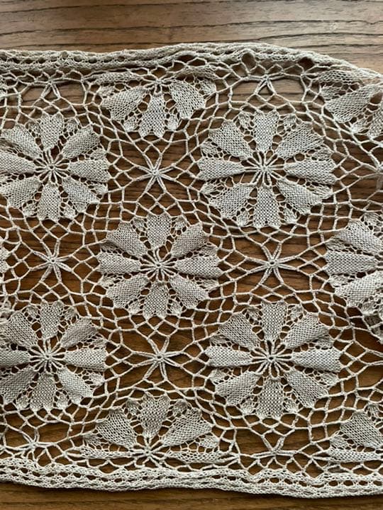 久家道子　手編みレース　長いテーブルランナー　32×315cm